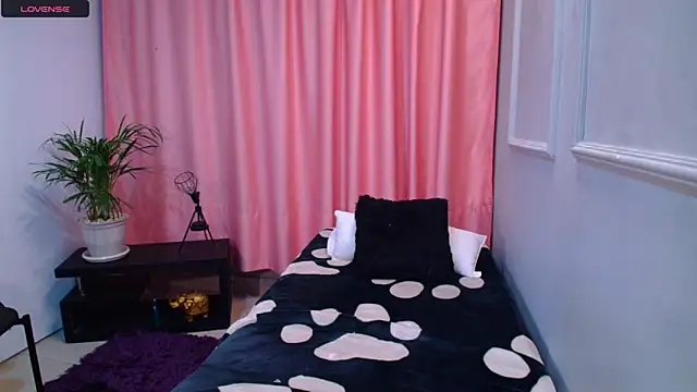 monsterholes's cam snapshot