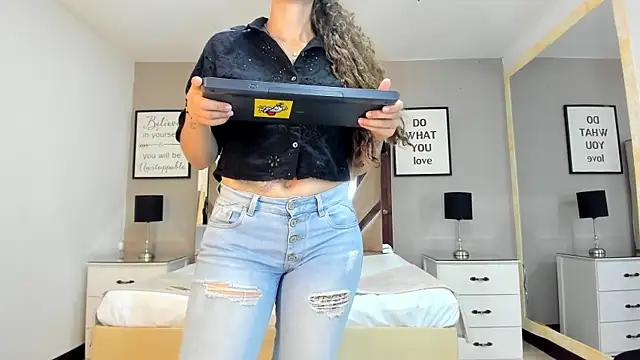 cellestehot's cam snapshot