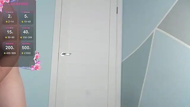 MilaniaCute live sex cam