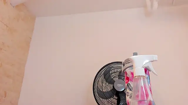 mia_roldan_'s cam snapshot