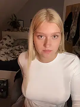 EmmiPemmi live sex cam