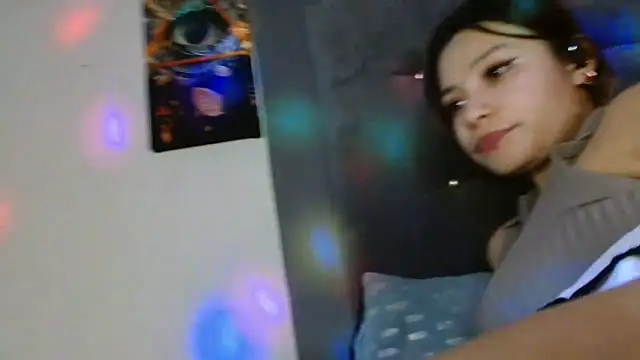 3littleschoolteens's cam snapshot