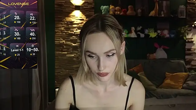 Belle_Vill3575's cam snapshot