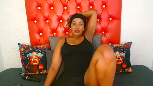 GaggingQueen32's cam snapshot