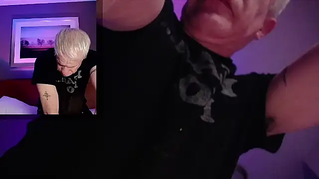 Snarfle82 live sex cam