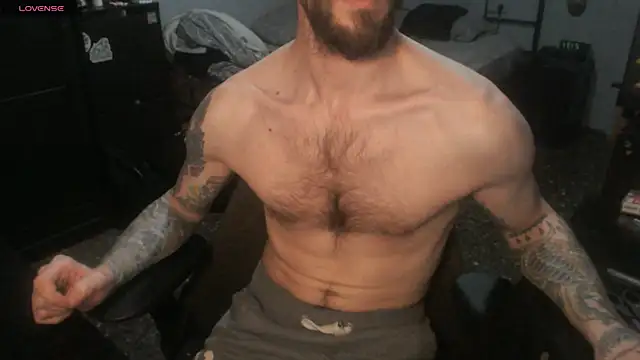 SexxxyLouis live sex cam