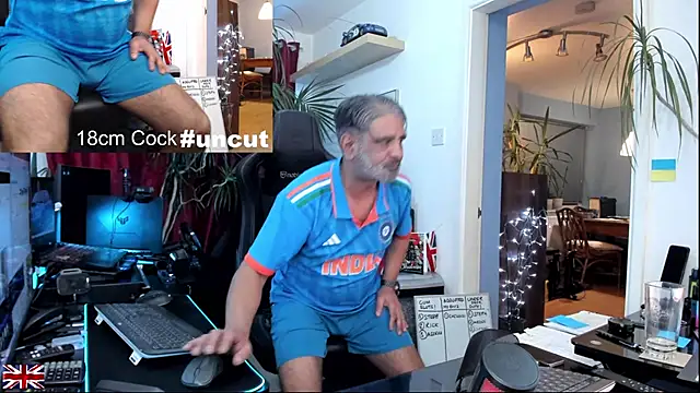 OnlineBossUK live sex cam