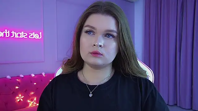 CrystalLyons live sex cam