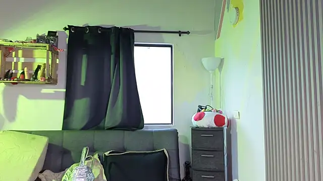 Cuttiealice's cam snapshot