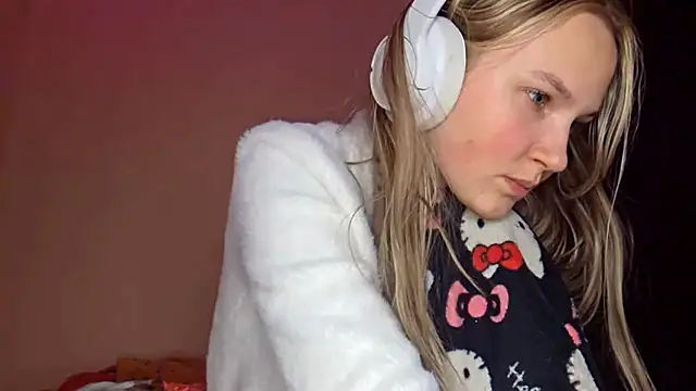 KarinRobertson live sex cam