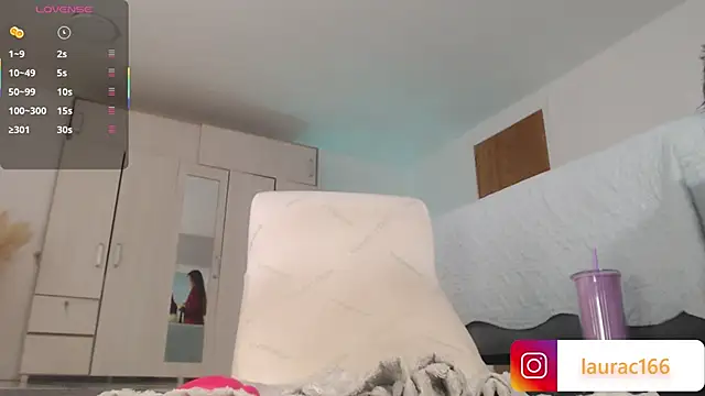 emily_bennett's cam snapshot