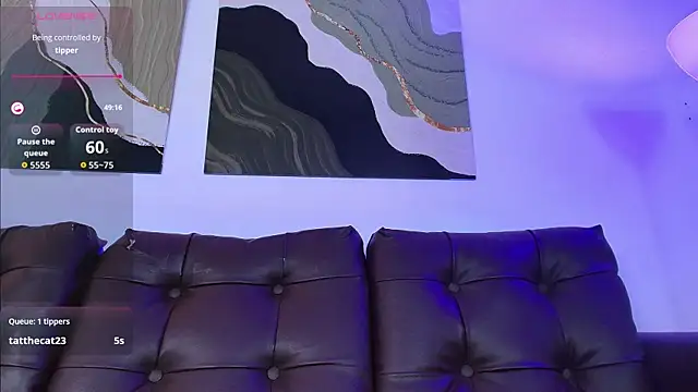 lulu_pechs's cam snapshot