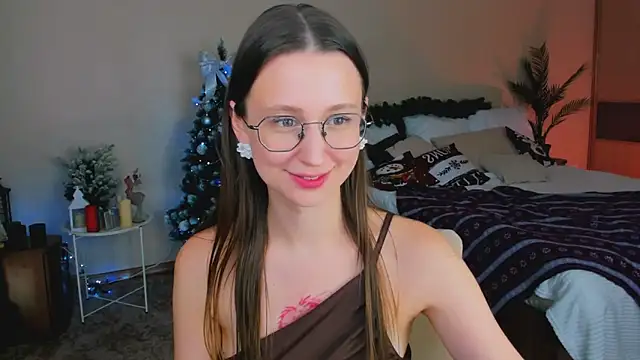 YourLovellyStory's cam snapshot