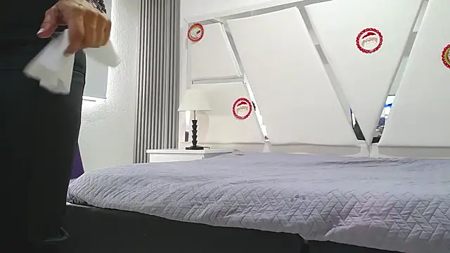 chloe__Jones_'s cam snapshot