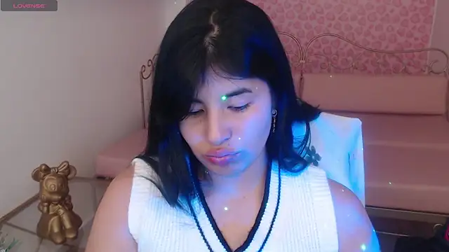 Nina_harpper_'s cam snapshot