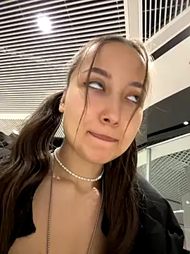 ICrazyOneIRL's cam snapshot