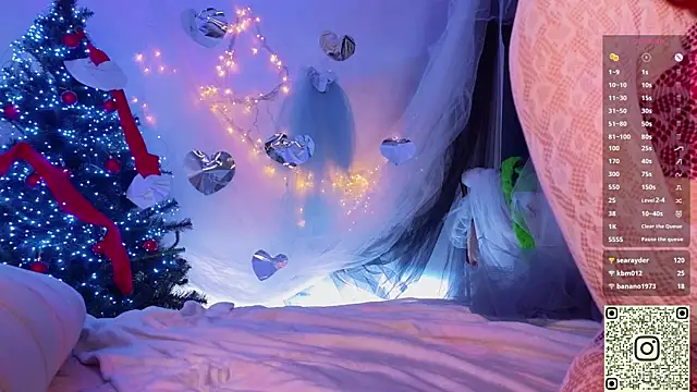 GildedKitten's cam snapshot