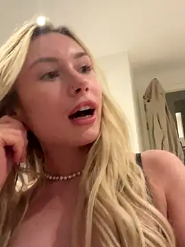 SexySaraxxoo live sex cam