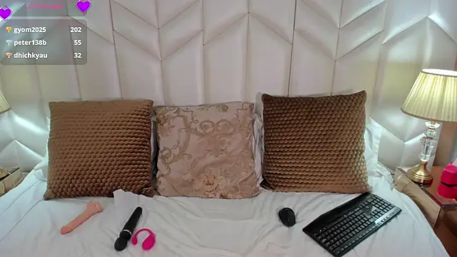 Bella__carther's cam snapshot