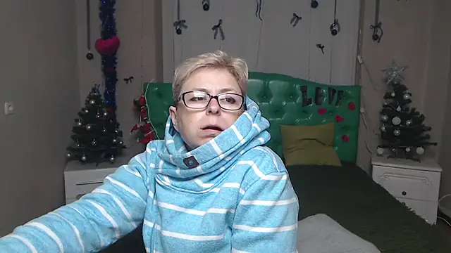 EmiliaGree live sex cam