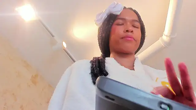 mia_roldan_'s cam snapshot