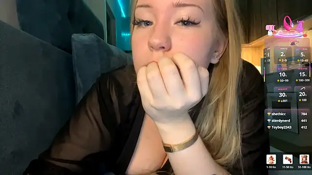 PandaFluff live sex cam