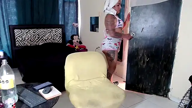 Sashaferrari2000 live sex cam