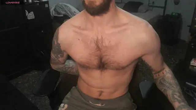 SexxxyLouis live sex cam