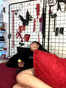 1lovelygirls live sex cam