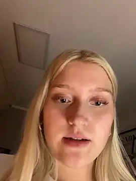 EmmiPemmi live sex cam