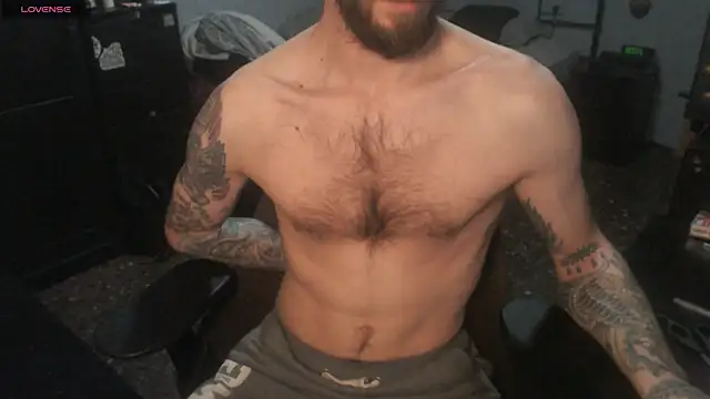 SexxxyLouis live sex cam