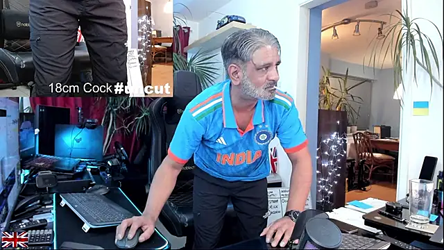 OnlineBossUK live sex cam