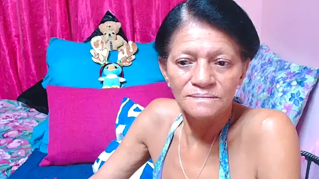 SLUTTYROXY live sex cam