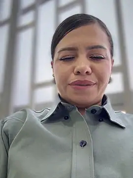 Ariana-07 live sex cam