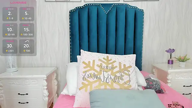 Alison_Carde05's cam snapshot