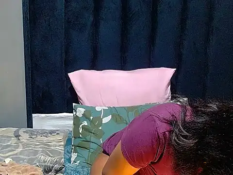 SpicyKitty33's cam snapshot