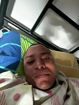 elrobin87's cam snapshot