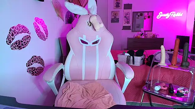 SWEETYRABBIT_FUCKTOTUM's cam snapshot