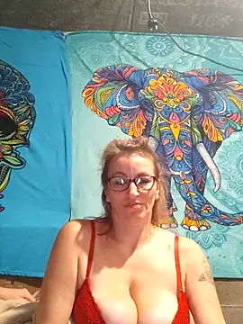 Fifi83Bell live sex cam