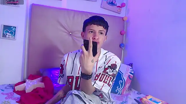 iam_lukas__'s cam snapshot