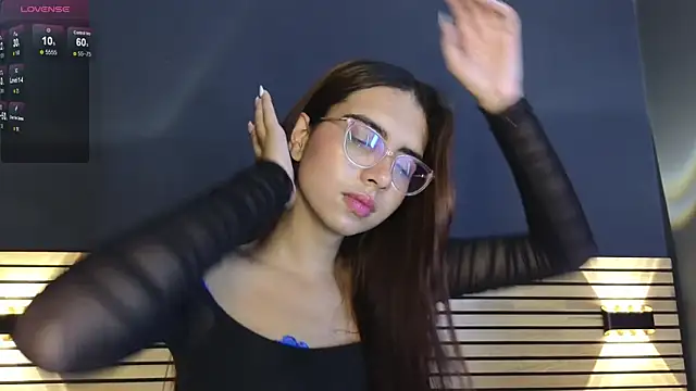 sara_saenz99 live sex cam