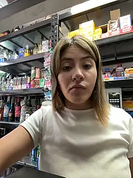 Andrea_19blonde's cam snapshot