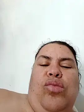 yaneth_'s cam snapshot