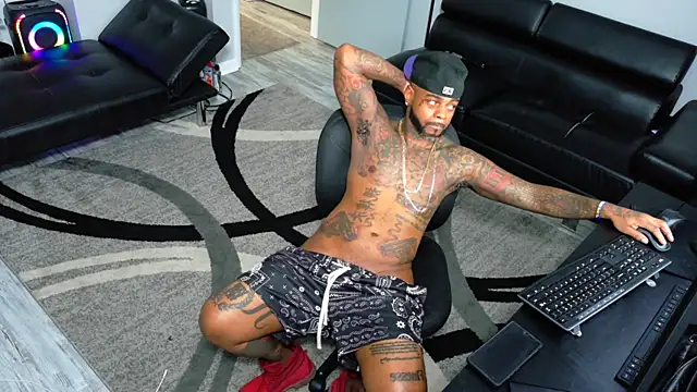 SLANGONDEMHOES's cam snapshot