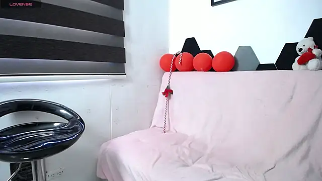 Lili_mdls's cam snapshot