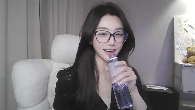 xiaxia-baby_'s cam snapshot