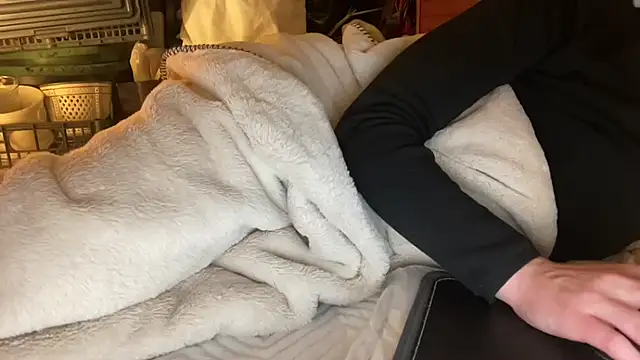 18yoteenvirgin's cam snapshot