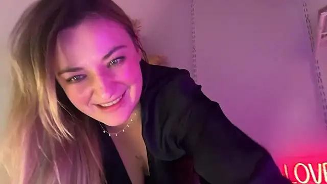 Velvetwitch87's cam snapshot