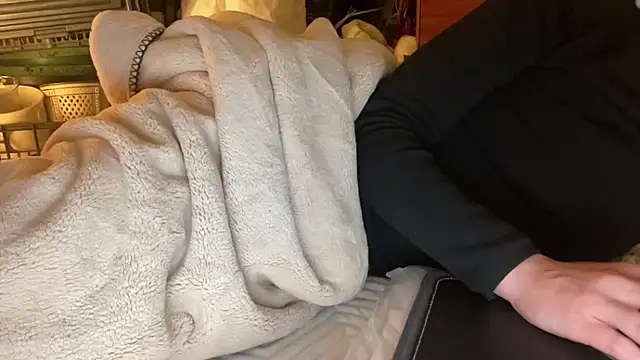 18yoteenvirgin's cam snapshot