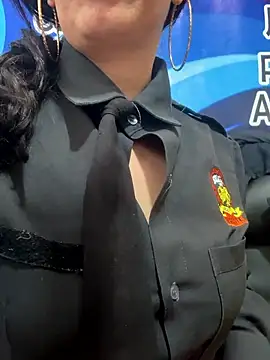 Alysson-- live sex cam